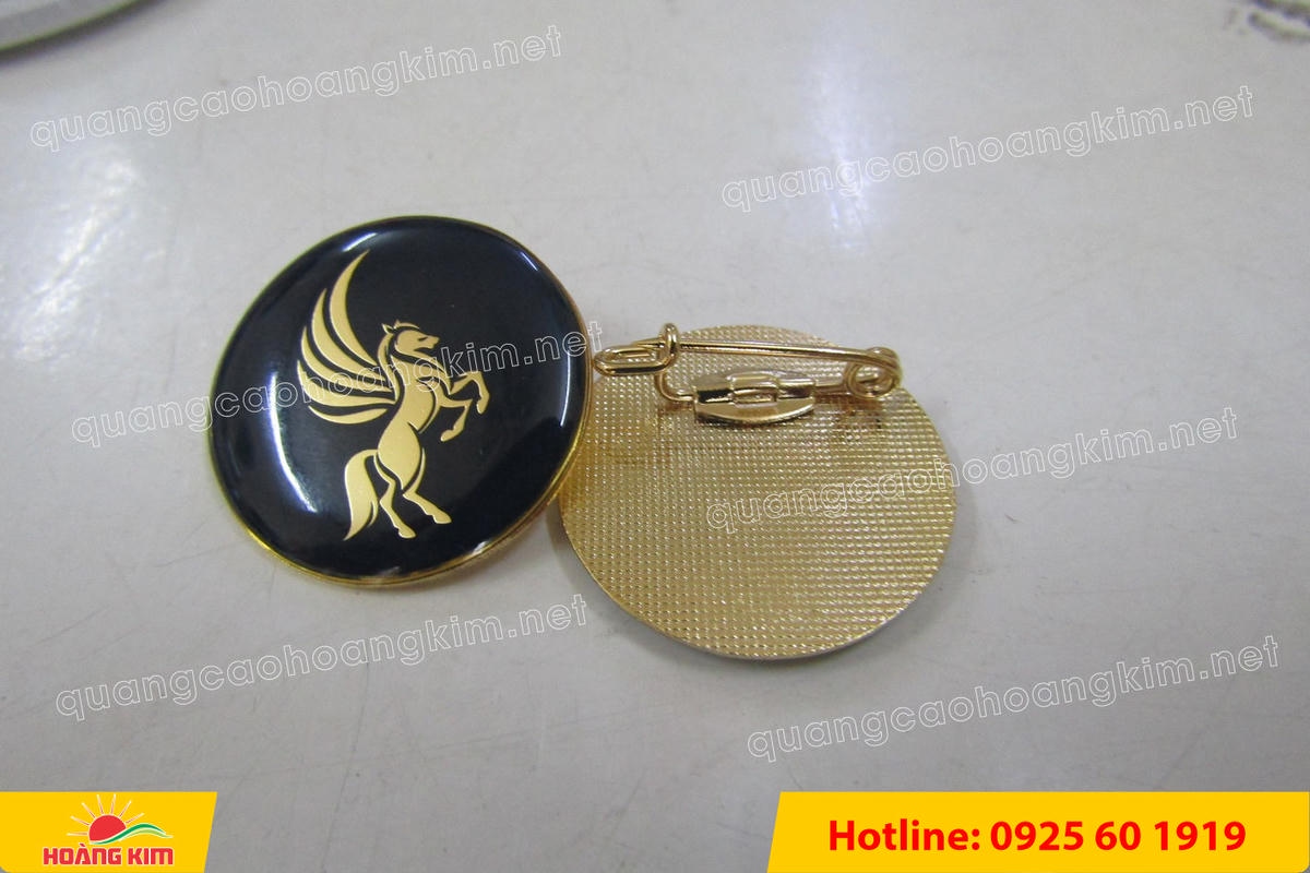 huy hieu cai ao ma vang 24k do mau logo 34 - HUY HIỆU C&Agrave;I &Aacute;O MẠ V&Agrave;NG 24K ĐỔ M&Agrave;U LOGO SANG TRỌNG