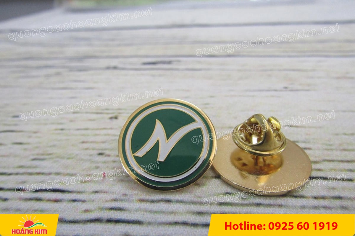 huy hieu cai ao ma vang 24k do mau logo 37 - HUY HIỆU C&Agrave;I &Aacute;O MẠ V&Agrave;NG 24K ĐỔ M&Agrave;U LOGO SANG TRỌNG