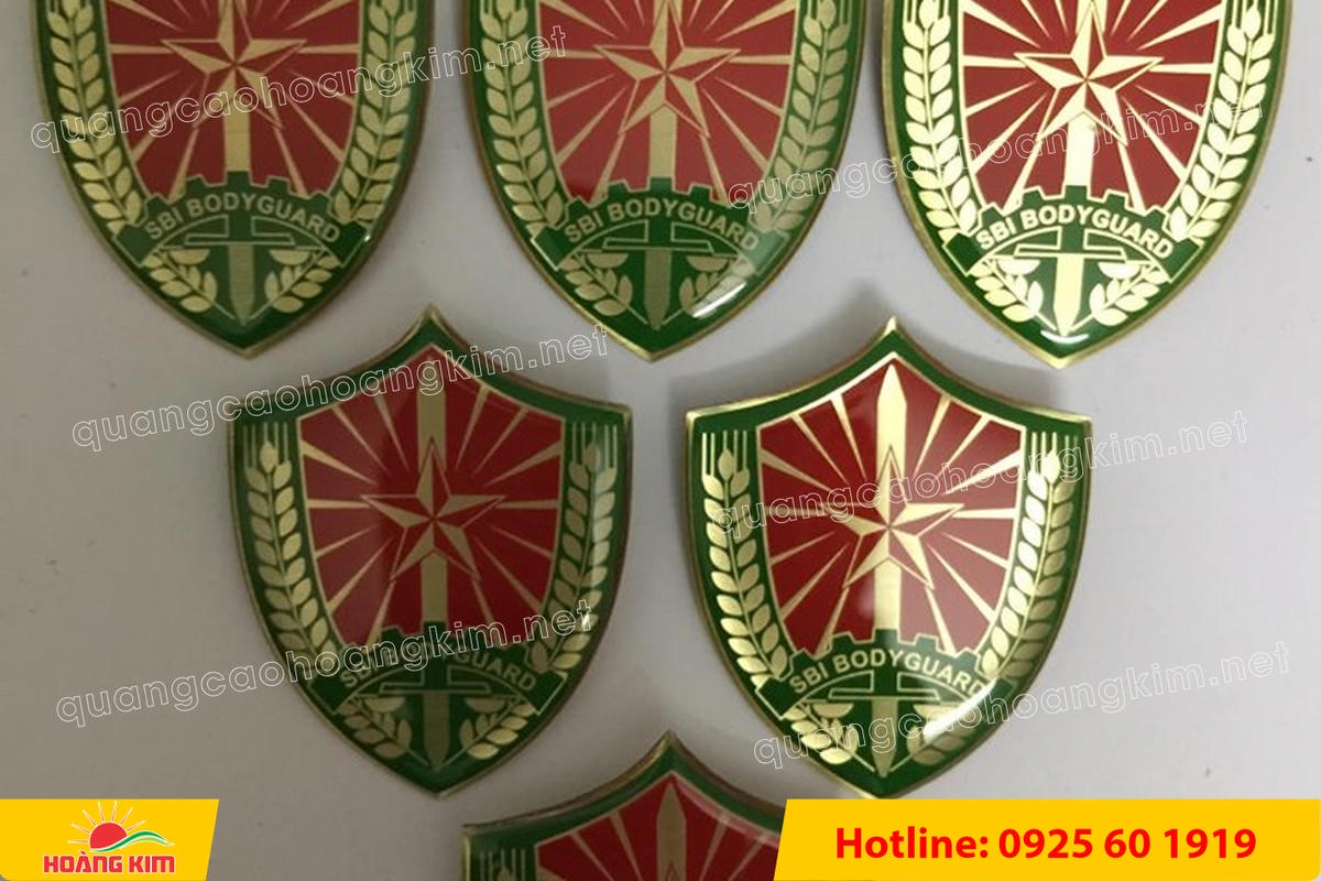 huy hieu cai ao ma vang 24k do mau logo 43 - HUY HIỆU C&Agrave;I &Aacute;O MẠ V&Agrave;NG 24K ĐỔ M&Agrave;U LOGO SANG TRỌNG