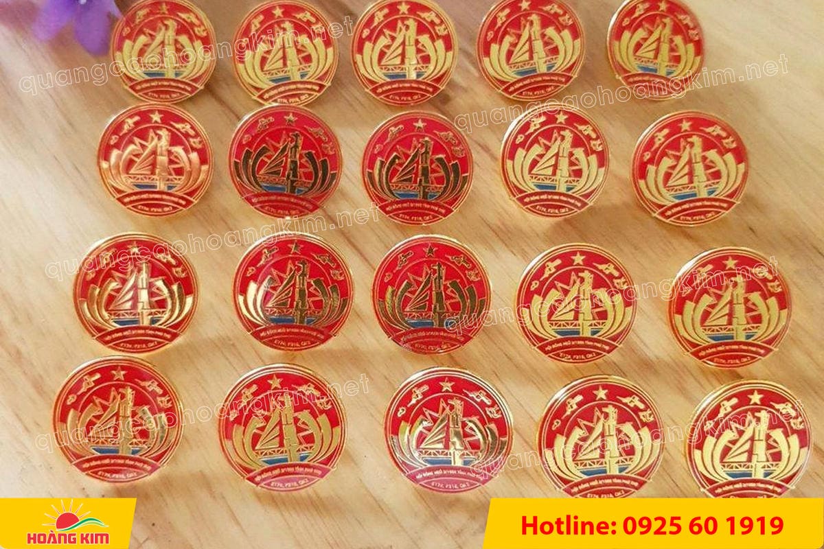 huy hieu cai ao ma vang 24k do mau logo 46 - HUY HIỆU C&Agrave;I &Aacute;O MẠ V&Agrave;NG 24K ĐỔ M&Agrave;U LOGO SANG TRỌNG