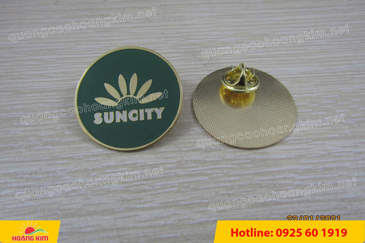 huy hieu cai ao ma vang 24k do mau logo 71 - HUY HIỆU C&Agrave;I &Aacute;O MẠ V&Agrave;NG 24K ĐỔ M&Agrave;U LOGO SANG TRỌNG