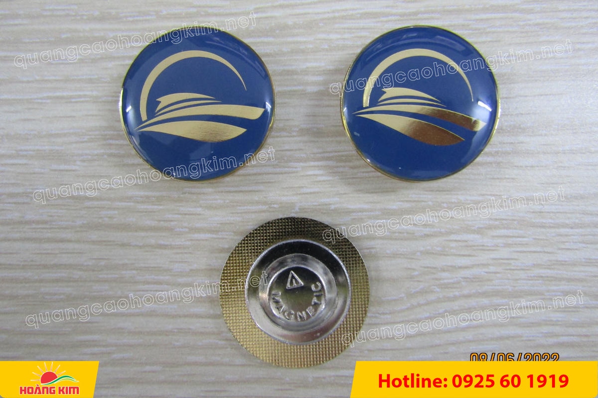 huy hieu cai ao ma vang 24k do mau logo 93 - HUY HIỆU C&Agrave;I &Aacute;O MẠ V&Agrave;NG 24K ĐỔ M&Agrave;U LOGO SANG TRỌNG