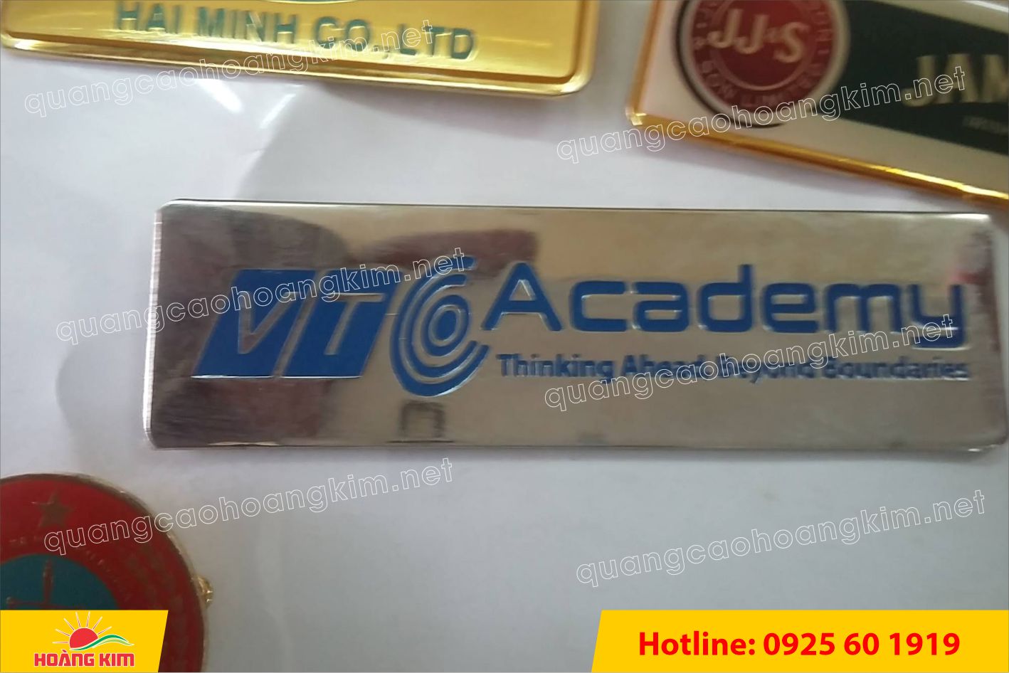 huy hieu dong an mon ma bac cai ao dep 2 - HUY HIỆU ĐỒNG ĂN M&Ograve;N MẠ BẠC &ndash; THIẾT KẾ THEO LOGO DOANH NGHIỆP
