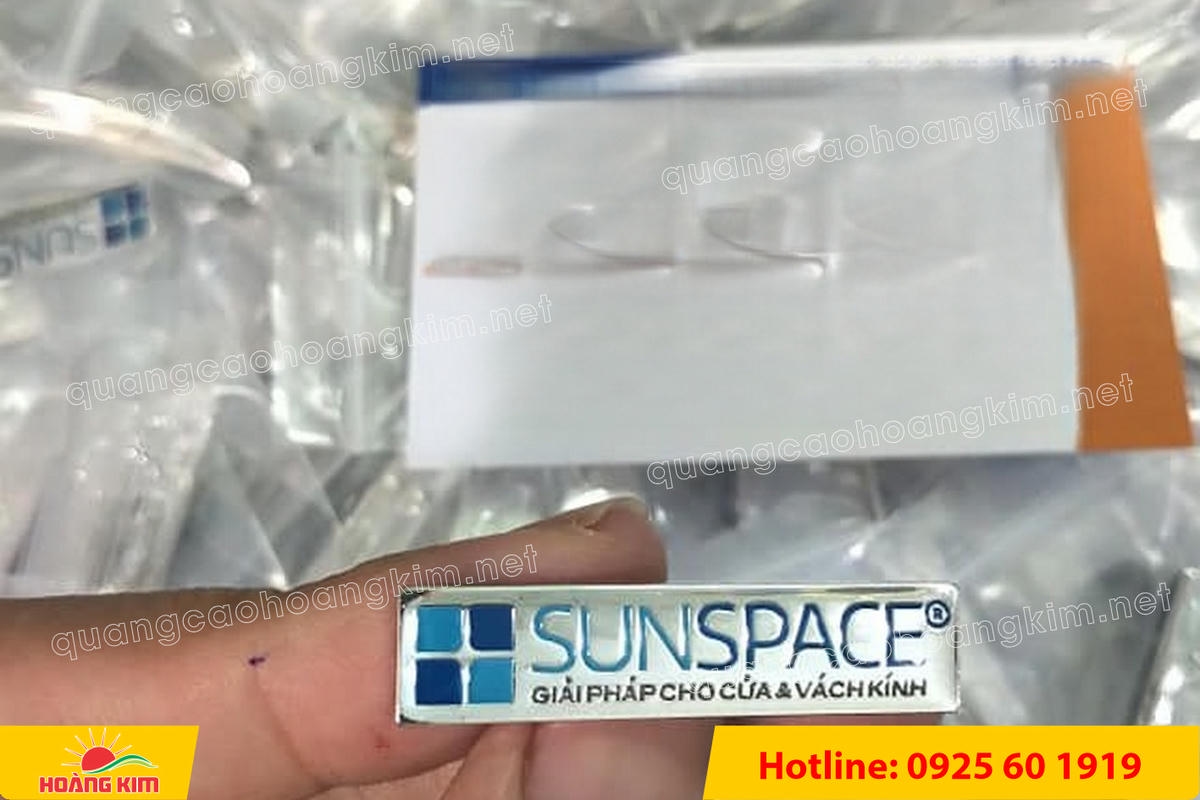 huy hieu dong an mon ma bac cai ao 14 - HUY HIỆU ĐỒNG ĂN M&Ograve;N MẠ BẠC &ndash; THIẾT KẾ THEO LOGO DOANH NGHIỆP