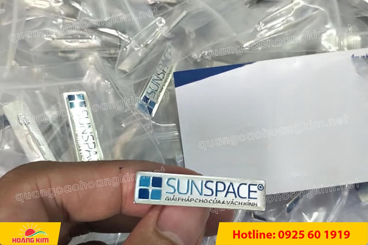 huy hieu dong an mon ma bac cai ao 16 - HUY HIỆU ĐỒNG ĂN M&Ograve;N MẠ BẠC &ndash; THIẾT KẾ THEO LOGO DOANH NGHIỆP