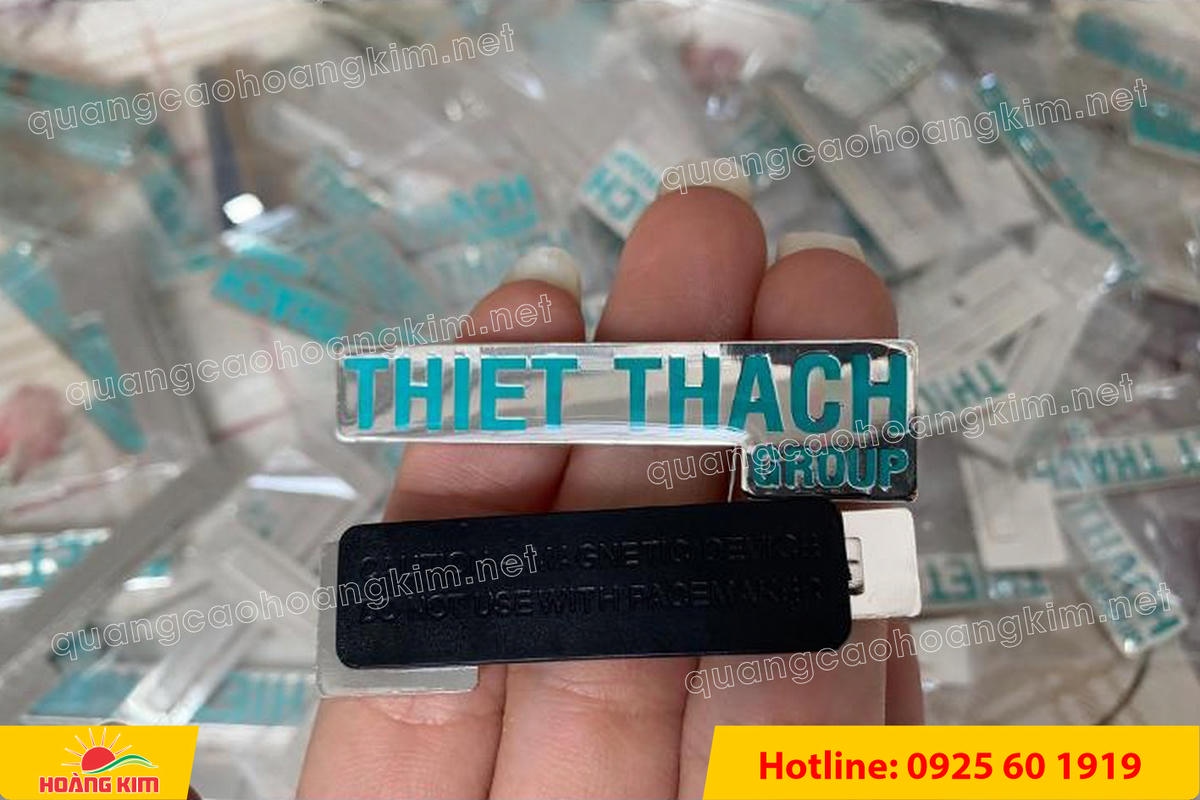 huy hieu dong an mon ma bac cai ao 36 - HUY HIỆU ĐỒNG ĂN M&Ograve;N MẠ BẠC &ndash; THIẾT KẾ THEO LOGO DOANH NGHIỆP