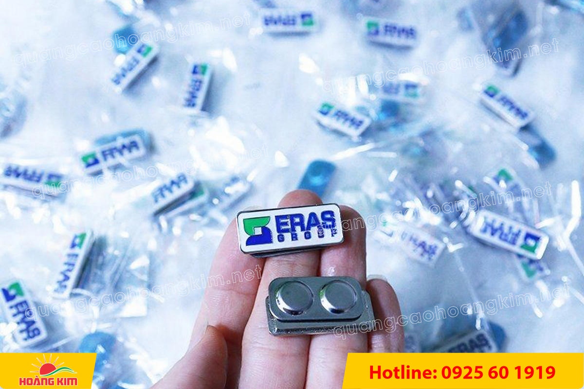 huy hieu dong an mon ma bac cai ao 38 - HUY HIỆU ĐỒNG ĂN M&Ograve;N MẠ BẠC &ndash; THIẾT KẾ THEO LOGO DOANH NGHIỆP