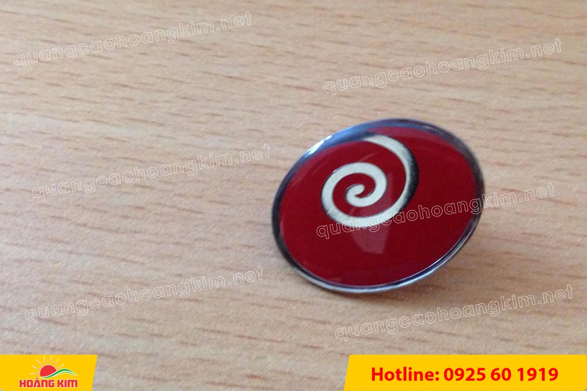 huy hieu dong an mon ma bac cai ao 4 - HUY HIỆU ĐỒNG ĂN M&Ograve;N MẠ BẠC &ndash; THIẾT KẾ THEO LOGO DOANH NGHIỆP