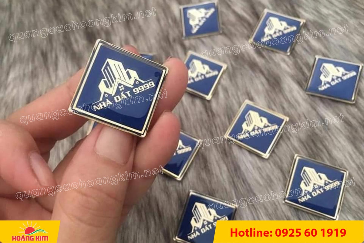 huy hieu dong an mon ma bac cai ao 44 - HUY HIỆU ĐỒNG ĂN M&Ograve;N MẠ BẠC &ndash; THIẾT KẾ THEO LOGO DOANH NGHIỆP