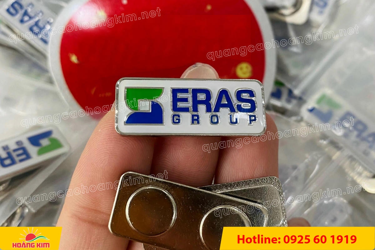 huy hieu dong an mon ma bac cai ao 45 - HUY HIỆU ĐỒNG ĂN M&Ograve;N MẠ BẠC &ndash; THIẾT KẾ THEO LOGO DOANH NGHIỆP