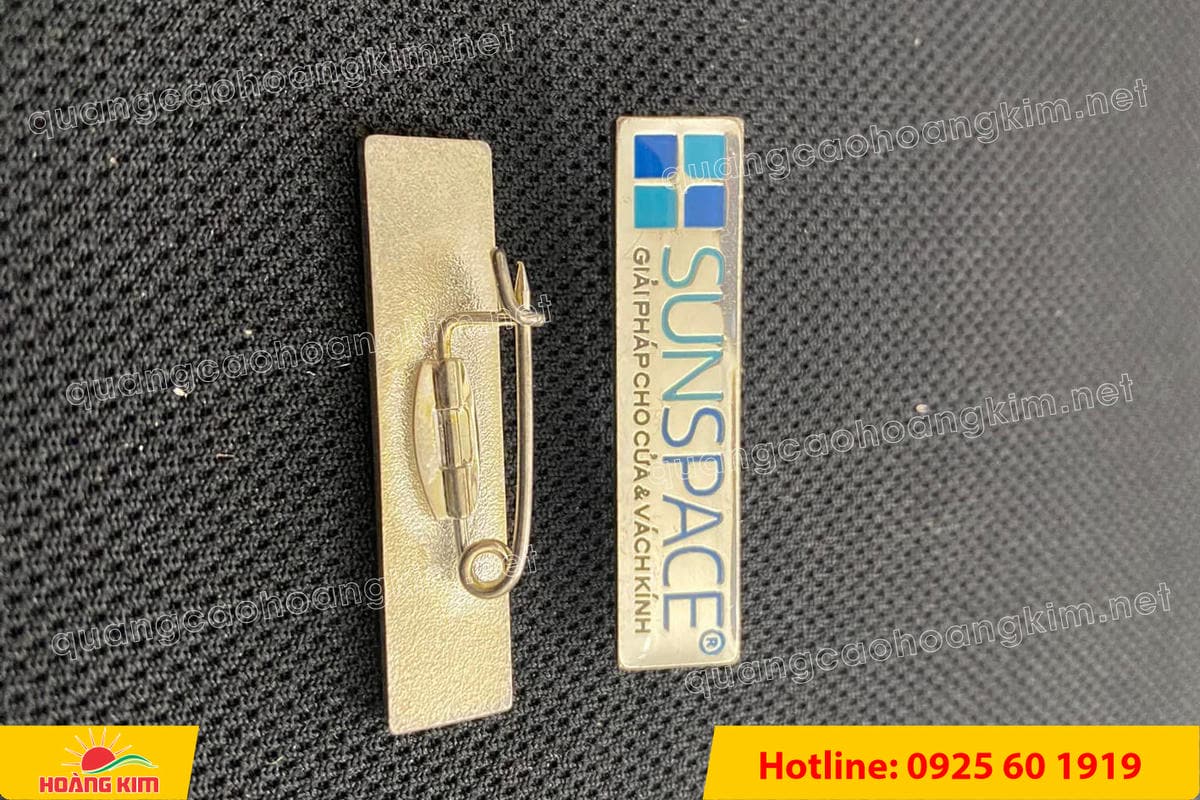 huy hieu dong an mon ma bac cai ao 49 - HUY HIỆU ĐỒNG ĂN M&Ograve;N MẠ BẠC &ndash; THIẾT KẾ THEO LOGO DOANH NGHIỆP