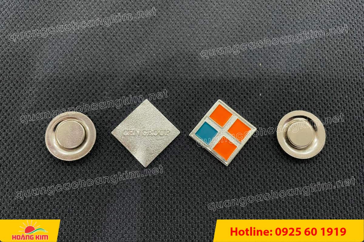 huy hieu dong an mon ma bac cai ao 54 - HUY HIỆU ĐỒNG ĂN M&Ograve;N MẠ BẠC &ndash; THIẾT KẾ THEO LOGO DOANH NGHIỆP