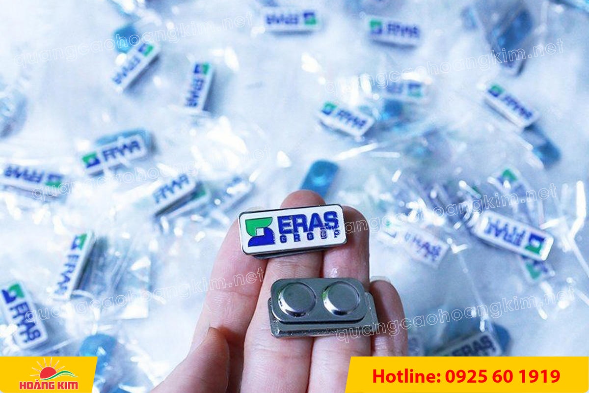 huy hieu dong an mon ma bac cai ao 59 - HUY HIỆU ĐỒNG ĂN M&Ograve;N MẠ BẠC &ndash; THIẾT KẾ THEO LOGO DOANH NGHIỆP