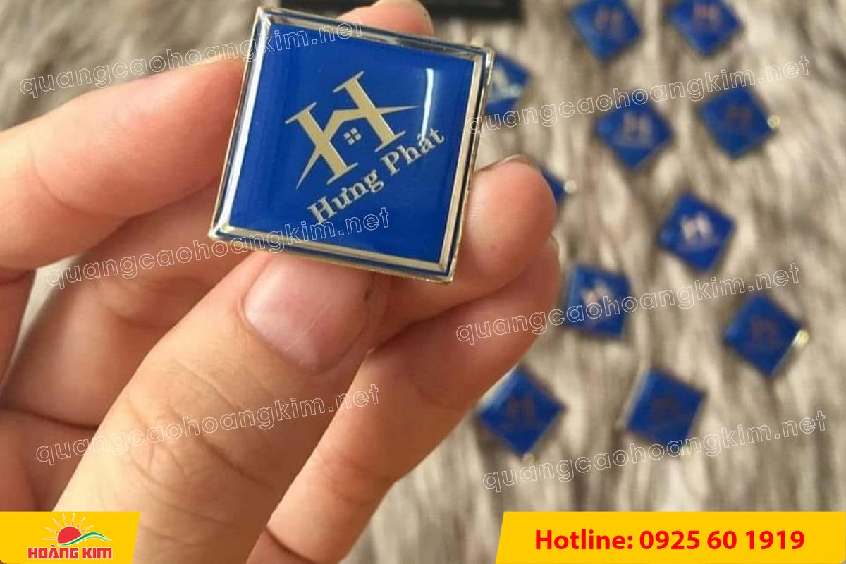 huy hieu dong an mon ma bac cai ao 63 - HUY HIỆU ĐỒNG ĂN M&Ograve;N MẠ BẠC &ndash; THIẾT KẾ THEO LOGO DOANH NGHIỆP