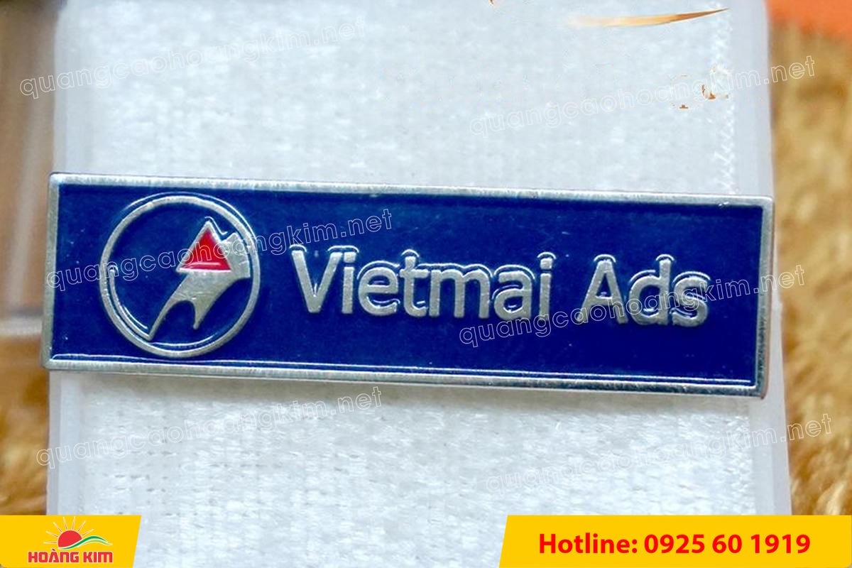 huy hieu dong an mon ma bac cai ao 69 - HUY HIỆU ĐỒNG ĂN M&Ograve;N MẠ BẠC &ndash; THIẾT KẾ THEO LOGO DOANH NGHIỆP