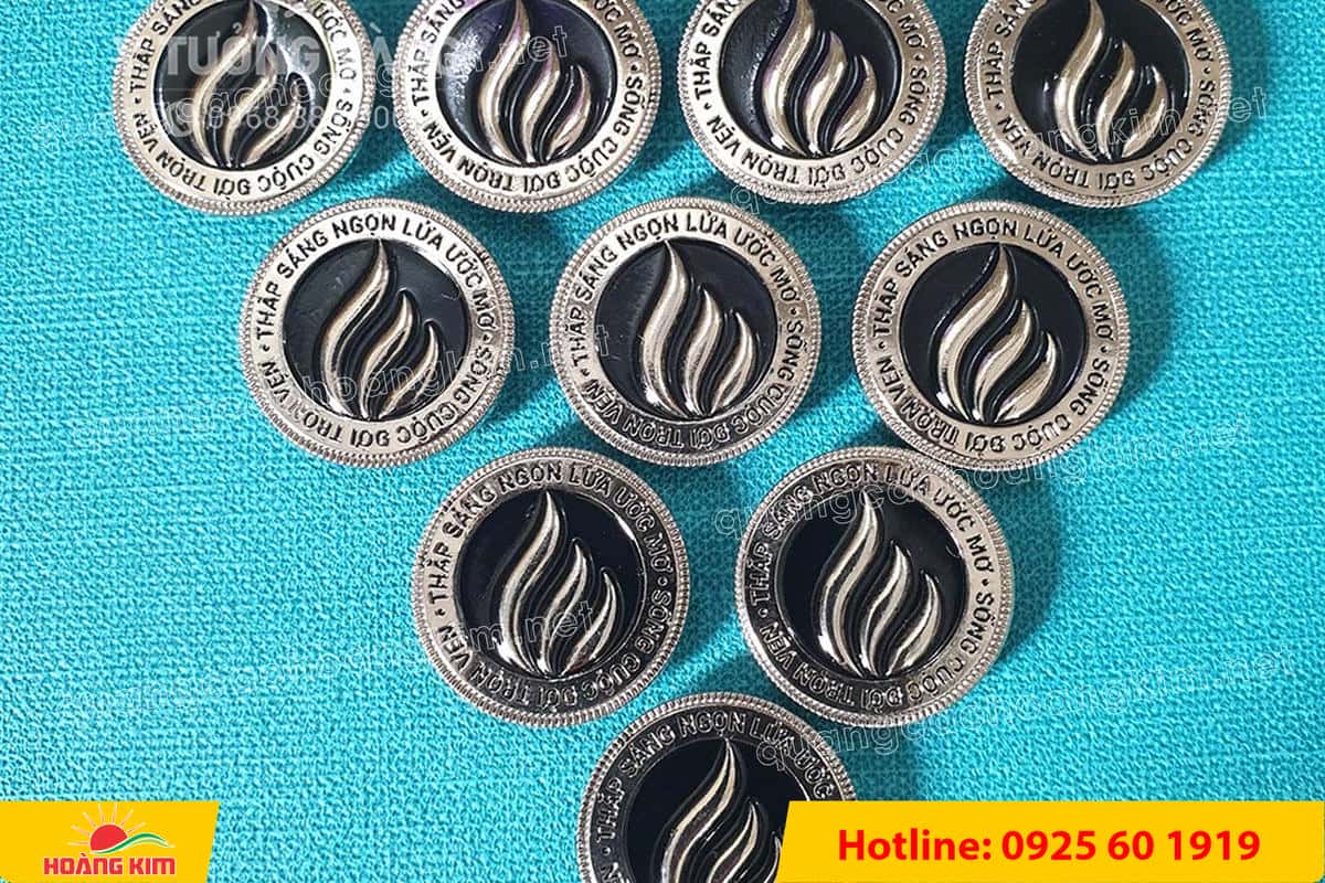 huy hieu duc ma bac dap noi 3d logo 17 - HUY HIỆU Đ&Uacute;C MẠ BẠC CAO CẤP &ndash; DẬP NỔI 3D LOGO