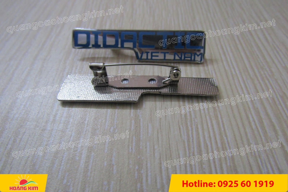 huy hieu duc ma bac dap noi 3d logo 4 - HUY HIỆU Đ&Uacute;C MẠ BẠC CAO CẤP &ndash; DẬP NỔI 3D LOGO