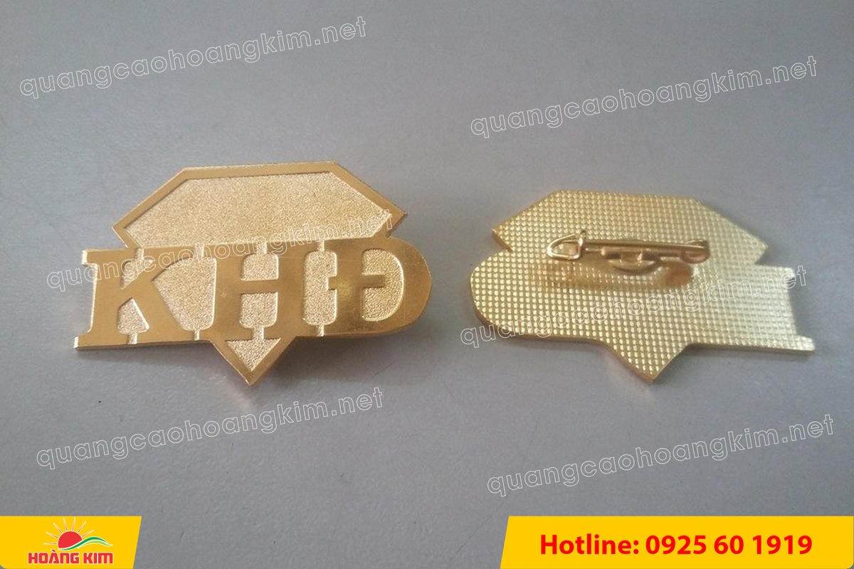 huy hieu vang dong nen an mon cat san 10 - HUY HIỆU V&Agrave;NG ĐỒNG ĂN M&Ograve;N NỀN SẦN C&Aacute;T CAO CẤP