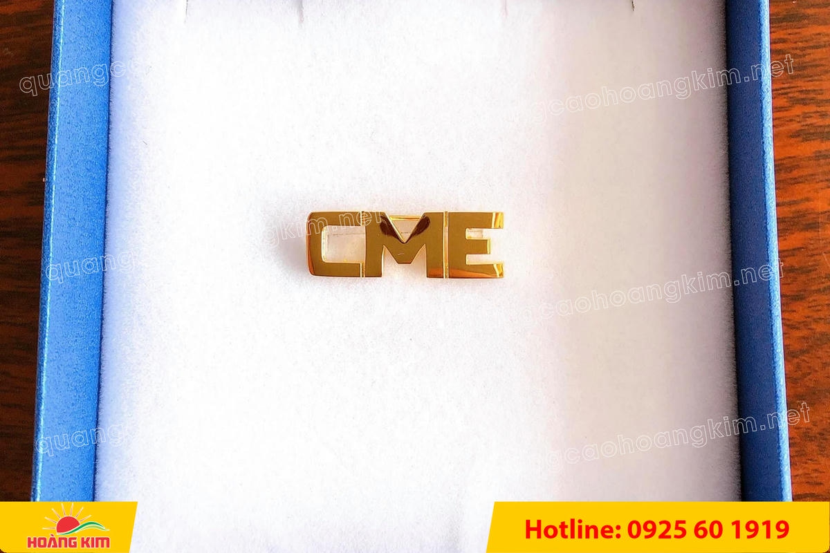 huy hieu vang dong nen an mon cat san 102 - HUY HIỆU V&Agrave;NG ĐỒNG ĂN M&Ograve;N NỀN SẦN C&Aacute;T CAO CẤP