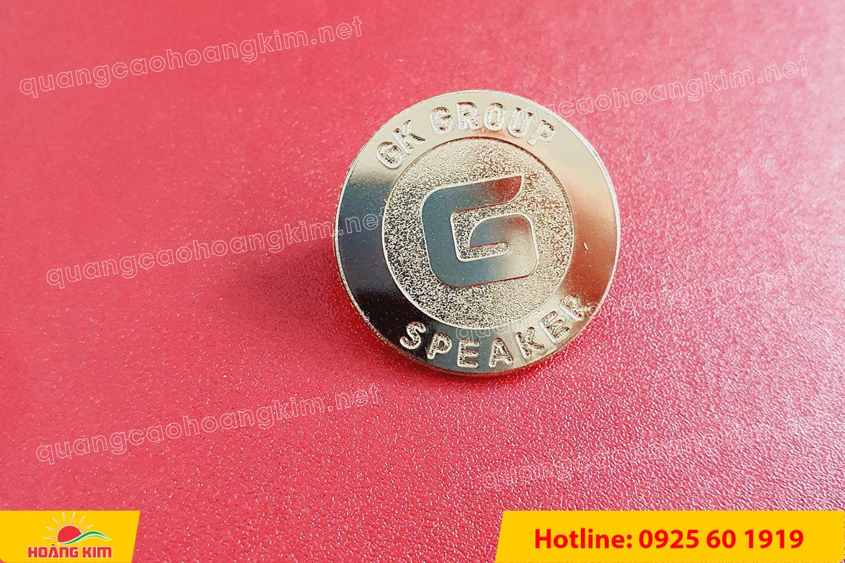 huy hieu vang dong nen an mon cat san 110 - HUY HIỆU V&Agrave;NG ĐỒNG ĂN M&Ograve;N NỀN SẦN C&Aacute;T CAO CẤP