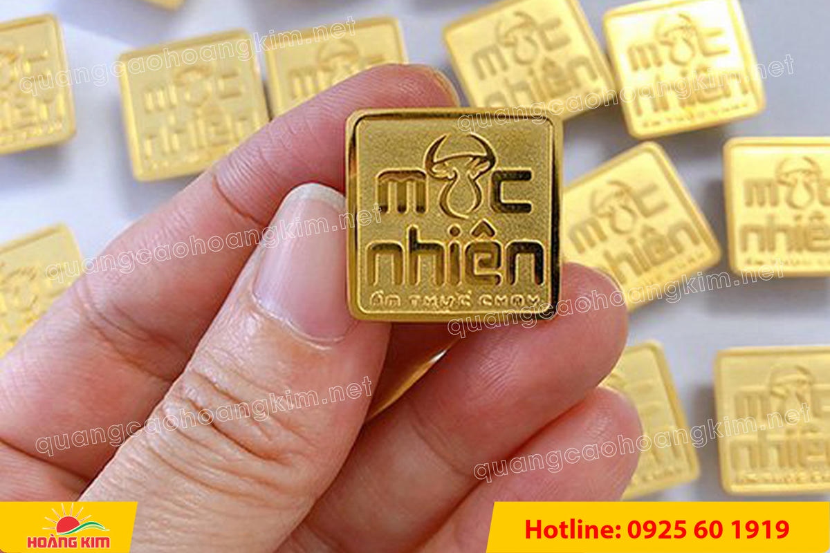 huy hieu vang dong nen an mon cat san 125 - HUY HIỆU V&Agrave;NG ĐỒNG ĂN M&Ograve;N NỀN SẦN C&Aacute;T CAO CẤP