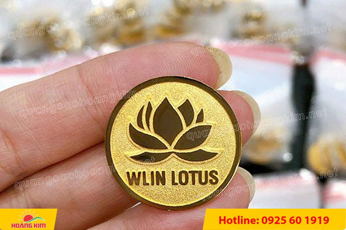 huy hieu vang dong nen an mon cat san 142 - HUY HIỆU V&Agrave;NG ĐỒNG ĂN M&Ograve;N NỀN SẦN C&Aacute;T CAO CẤP