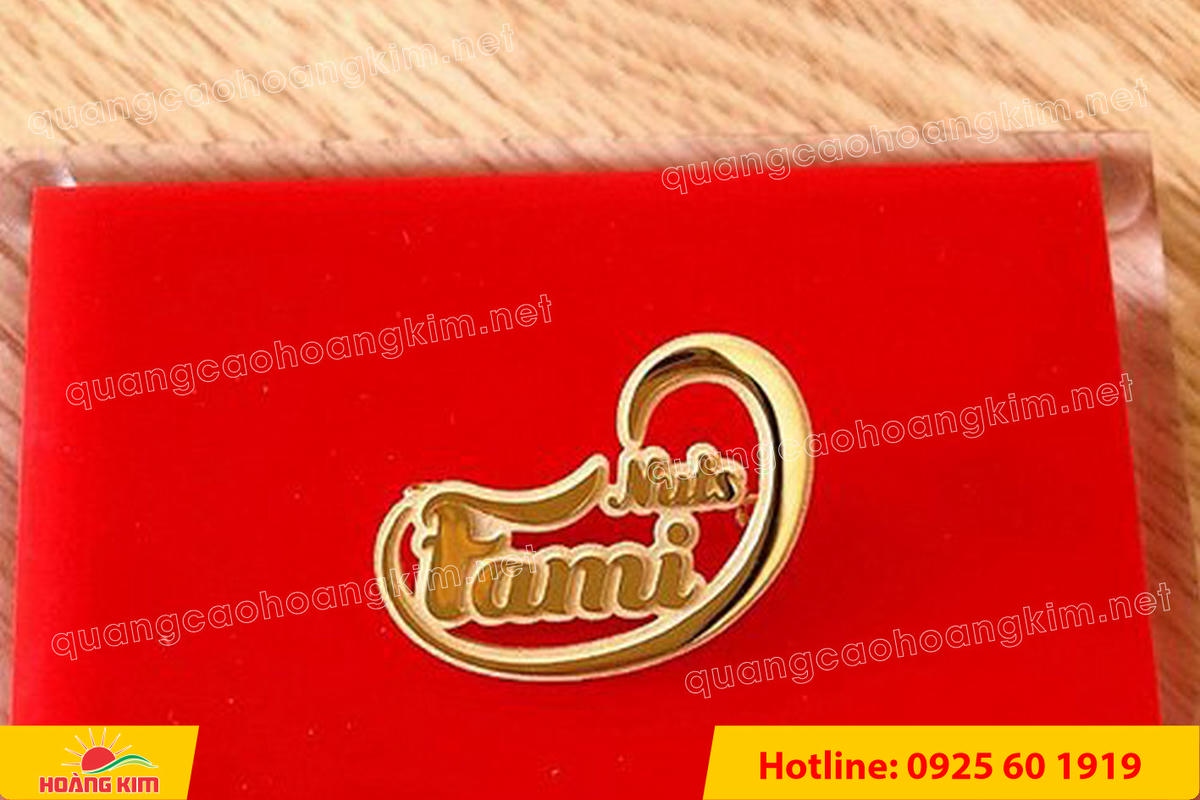 huy hieu vang dong nen an mon cat san 147 - HUY HIỆU V&Agrave;NG ĐỒNG ĂN M&Ograve;N NỀN SẦN C&Aacute;T CAO CẤP