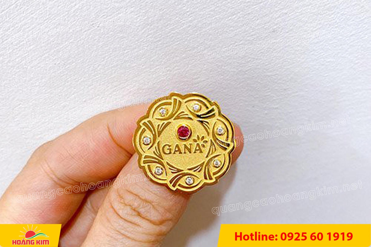 huy hieu vang dong nen an mon cat san 148 - HUY HIỆU V&Agrave;NG ĐỒNG ĂN M&Ograve;N NỀN SẦN C&Aacute;T CAO CẤP