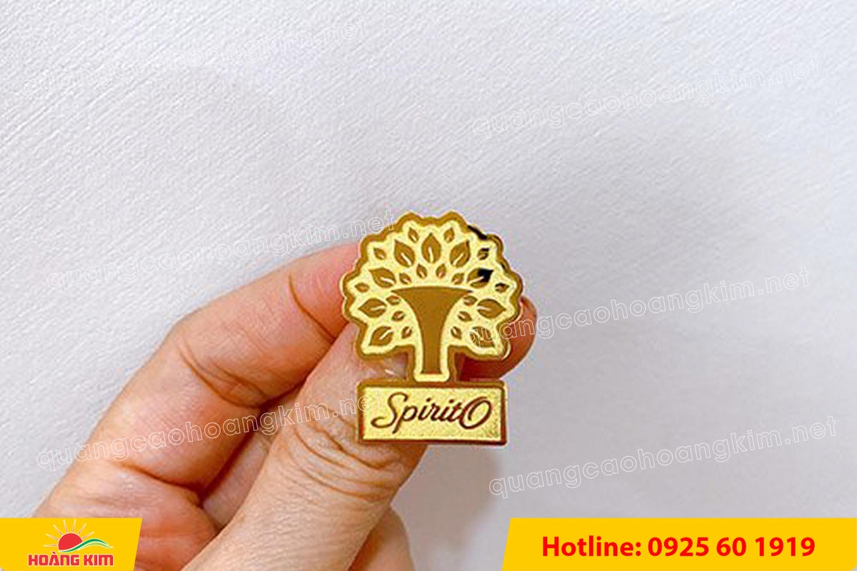 huy hieu vang dong nen an mon cat san 153 - HUY HIỆU V&Agrave;NG ĐỒNG ĂN M&Ograve;N NỀN SẦN C&Aacute;T CAO CẤP