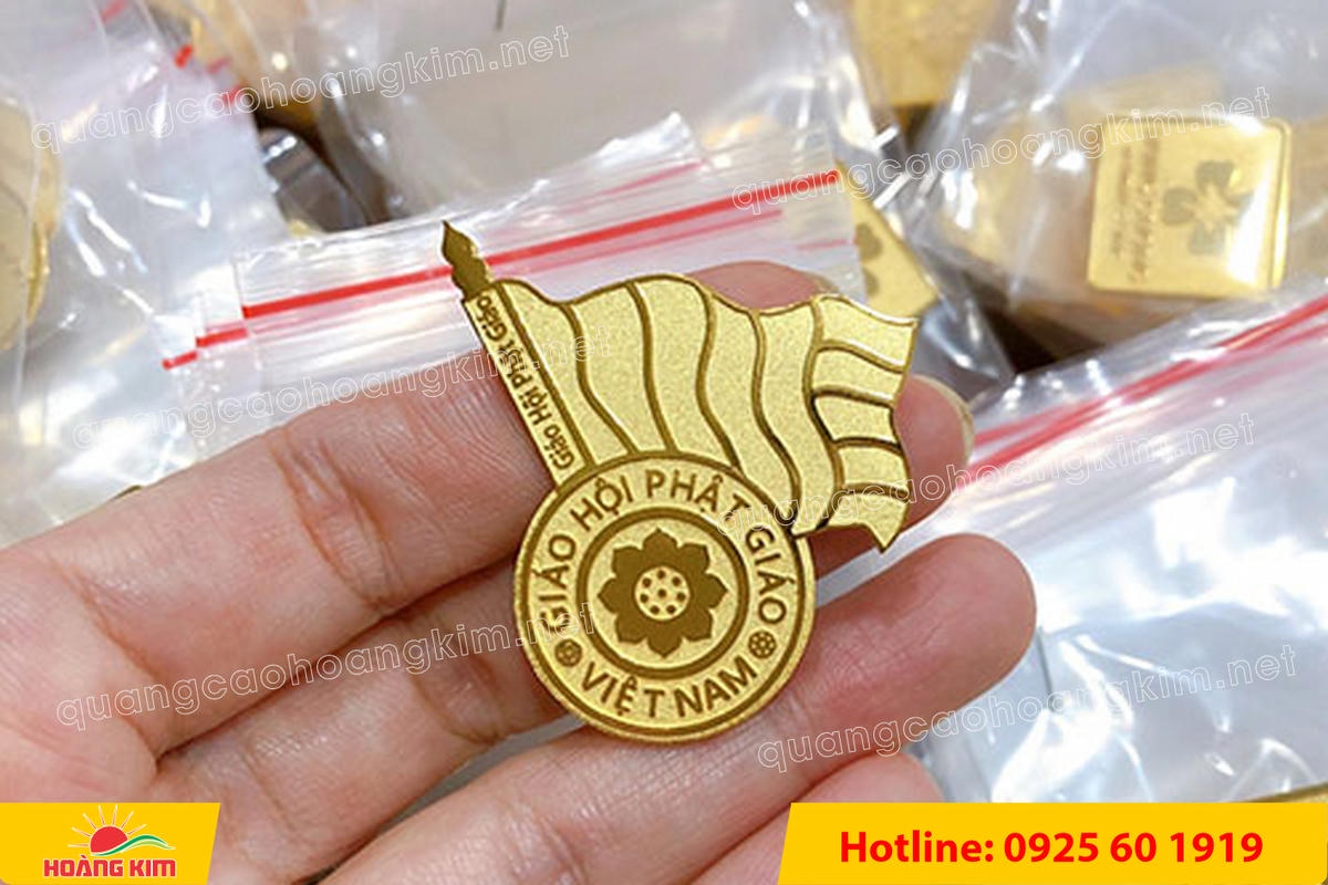 huy hieu vang dong nen an mon cat san 170 - HUY HIỆU V&Agrave;NG ĐỒNG ĂN M&Ograve;N NỀN SẦN C&Aacute;T CAO CẤP