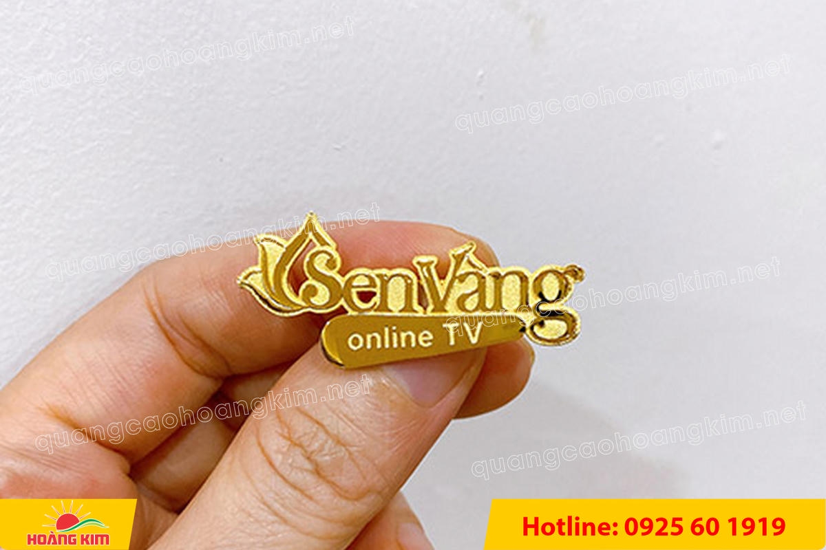 huy hieu vang dong nen an mon cat san 181 - HUY HIỆU V&Agrave;NG ĐỒNG ĂN M&Ograve;N NỀN SẦN C&Aacute;T CAO CẤP