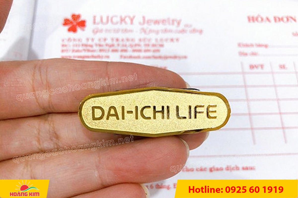 huy hieu vang dong nen an mon cat san 199 - HUY HIỆU V&Agrave;NG ĐỒNG ĂN M&Ograve;N NỀN SẦN C&Aacute;T CAO CẤP