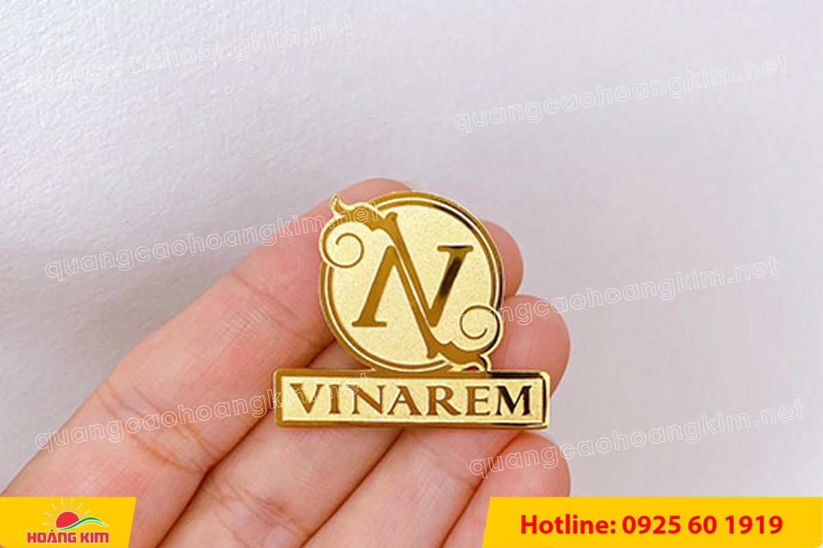 huy hieu vang dong nen an mon cat san 201 - HUY HIỆU V&Agrave;NG ĐỒNG ĂN M&Ograve;N NỀN SẦN C&Aacute;T CAO CẤP