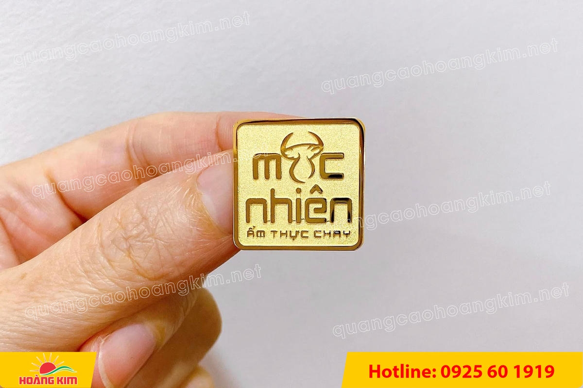 huy hieu vang dong nen an mon cat san 216 - HUY HIỆU V&Agrave;NG ĐỒNG ĂN M&Ograve;N NỀN SẦN C&Aacute;T CAO CẤP