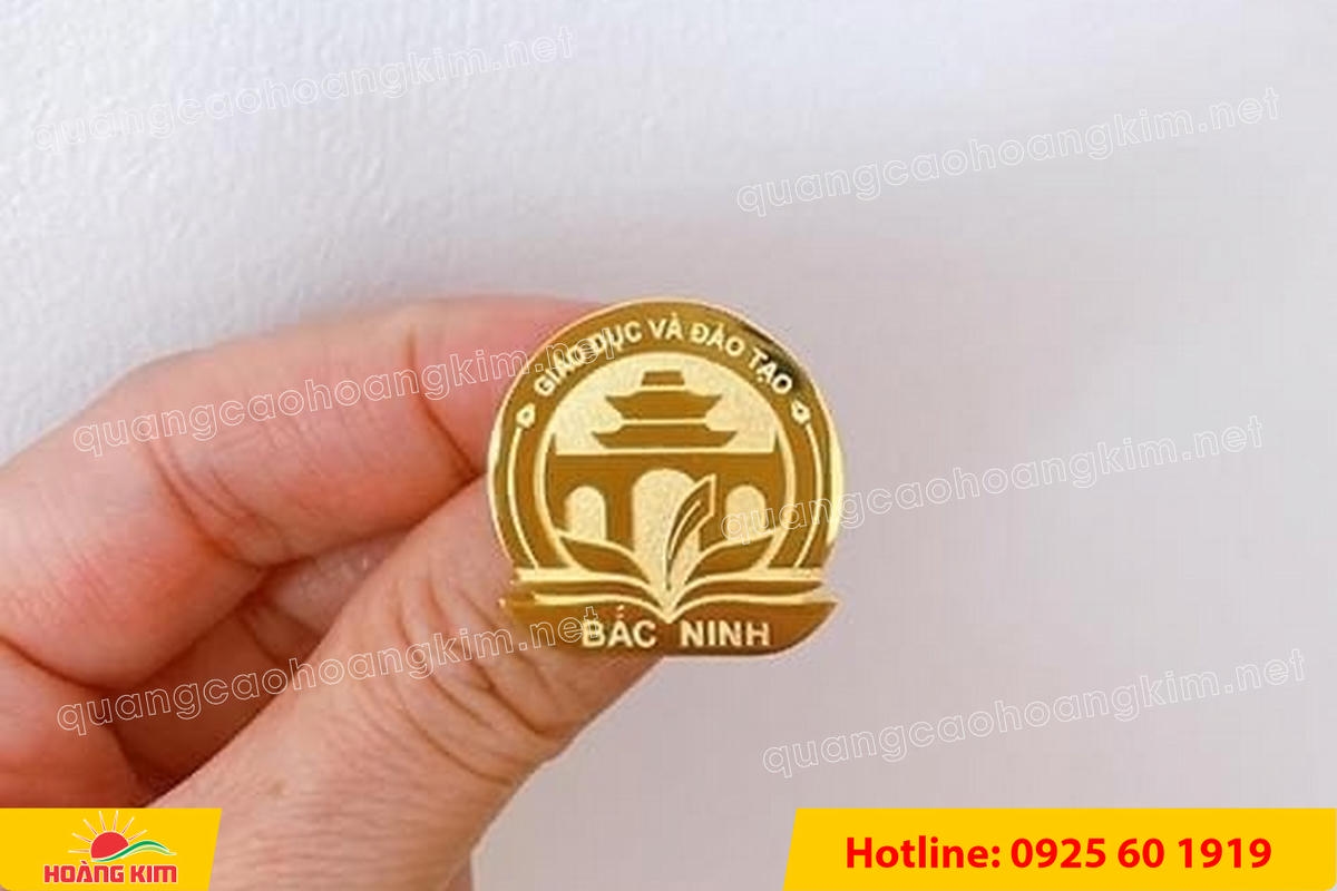 huy hieu vang dong nen an mon cat san 224 - HUY HIỆU V&Agrave;NG ĐỒNG ĂN M&Ograve;N NỀN SẦN C&Aacute;T CAO CẤP