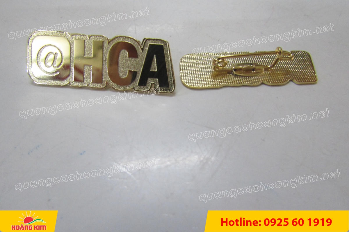 huy hieu vang dong nen an mon cat san 41 - HUY HIỆU V&Agrave;NG ĐỒNG ĂN M&Ograve;N NỀN SẦN C&Aacute;T CAO CẤP