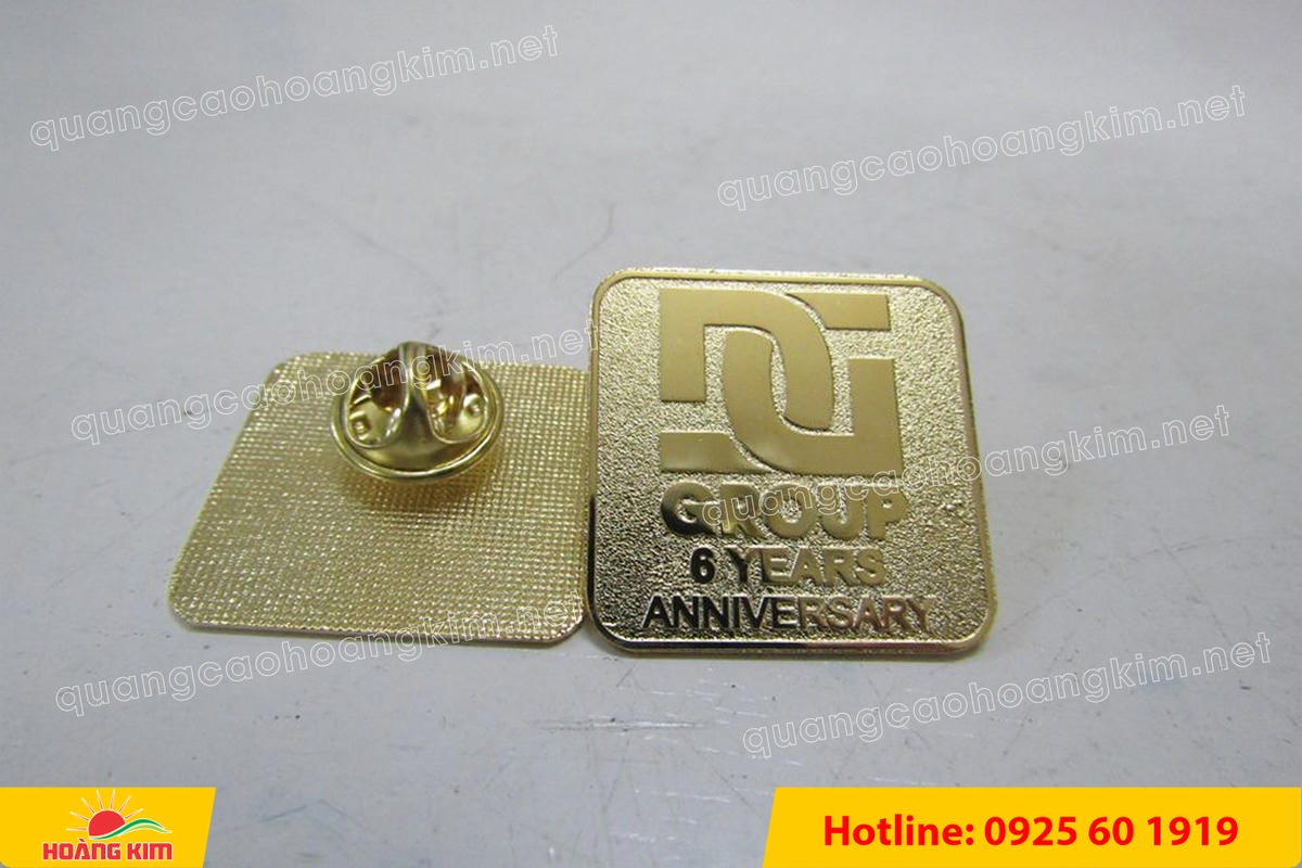 huy hieu vang dong nen an mon cat san 46 - HUY HIỆU V&Agrave;NG ĐỒNG ĂN M&Ograve;N NỀN SẦN C&Aacute;T CAO CẤP