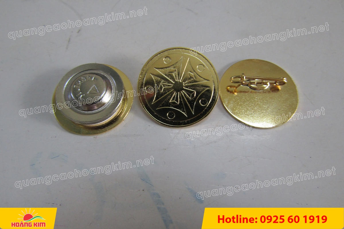 huy hieu vang dong nen an mon cat san 51 - HUY HIỆU V&Agrave;NG ĐỒNG ĂN M&Ograve;N NỀN SẦN C&Aacute;T CAO CẤP