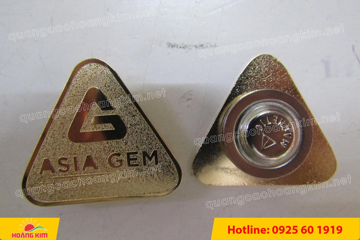 huy hieu vang dong nen an mon cat san 55 - HUY HIỆU V&Agrave;NG ĐỒNG ĂN M&Ograve;N NỀN SẦN C&Aacute;T CAO CẤP