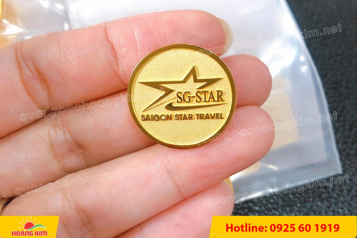 huy hieu vang dong nen an mon cat san 6 - HUY HIỆU V&Agrave;NG ĐỒNG ĂN M&Ograve;N NỀN SẦN C&Aacute;T CAO CẤP