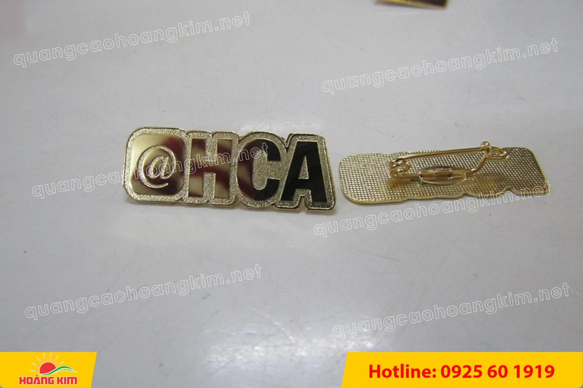 huy hieu vang dong nen an mon cat san 63 - HUY HIỆU V&Agrave;NG ĐỒNG ĂN M&Ograve;N NỀN SẦN C&Aacute;T CAO CẤP