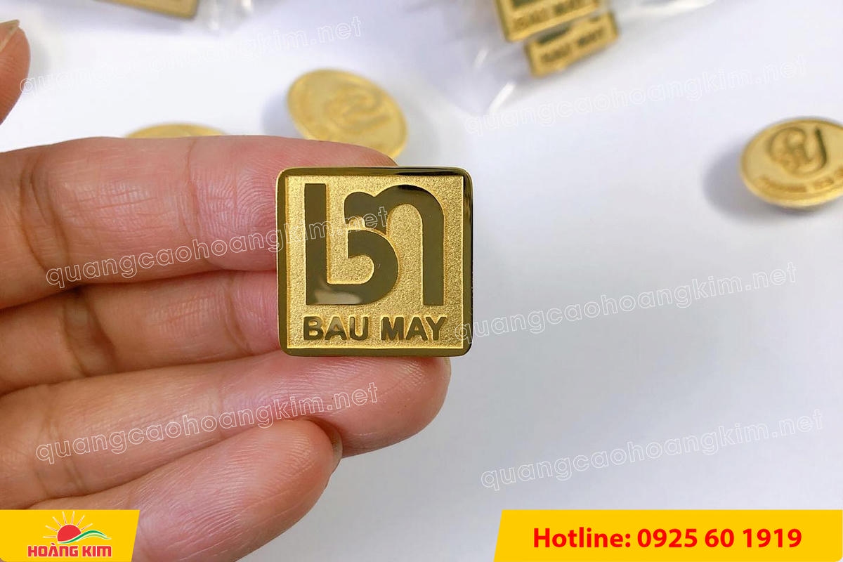 huy hieu vang dong nen an mon cat san 74 - HUY HIỆU V&Agrave;NG ĐỒNG ĂN M&Ograve;N NỀN SẦN C&Aacute;T CAO CẤP