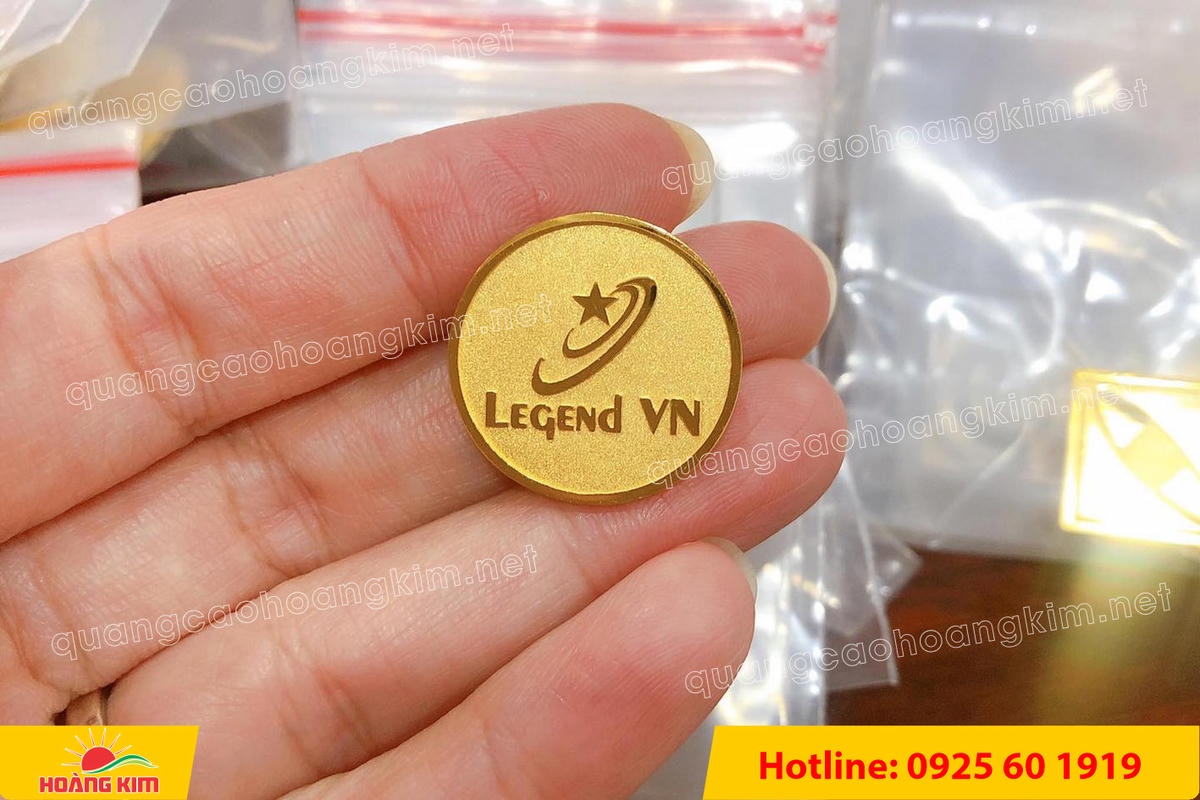 huy hieu vang dong nen an mon cat san 76 - HUY HIỆU V&Agrave;NG ĐỒNG ĂN M&Ograve;N NỀN SẦN C&Aacute;T CAO CẤP