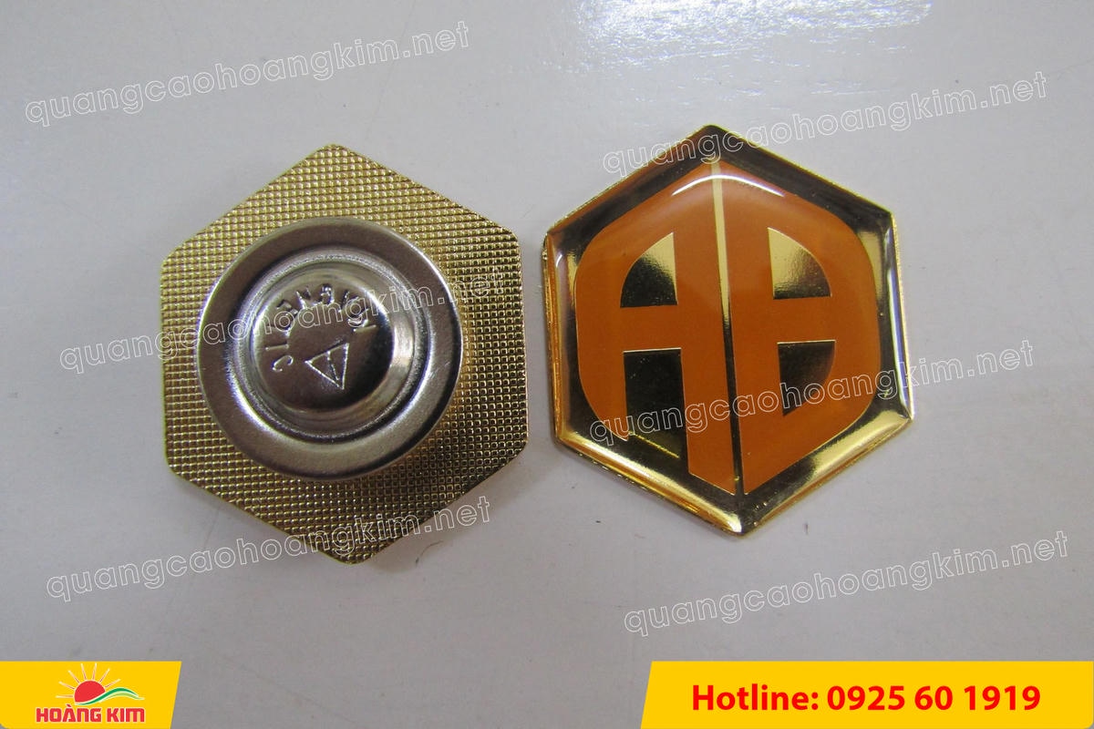 lam logo huy hieu cai ao cat be theo hinh co ma vang 24k 10 1 - L&Agrave;M LOGO, HUY HIỆU C&Agrave;I &Aacute;O ĐỒNG ĂN M&Ograve;N CẮT BẾ THEO H&Igrave;NH C&Oacute; MẠ V&Agrave;NG 24K SANG TRỌNG