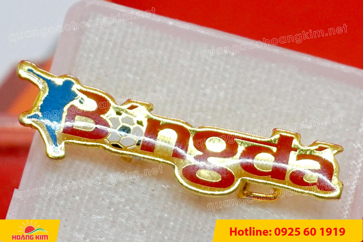 lam logo huy hieu cai ao cat be theo hinh co ma vang 24k 107 - L&Agrave;M LOGO, HUY HIỆU C&Agrave;I &Aacute;O ĐỒNG ĂN M&Ograve;N CẮT BẾ THEO H&Igrave;NH C&Oacute; MẠ V&Agrave;NG 24K SANG TRỌNG