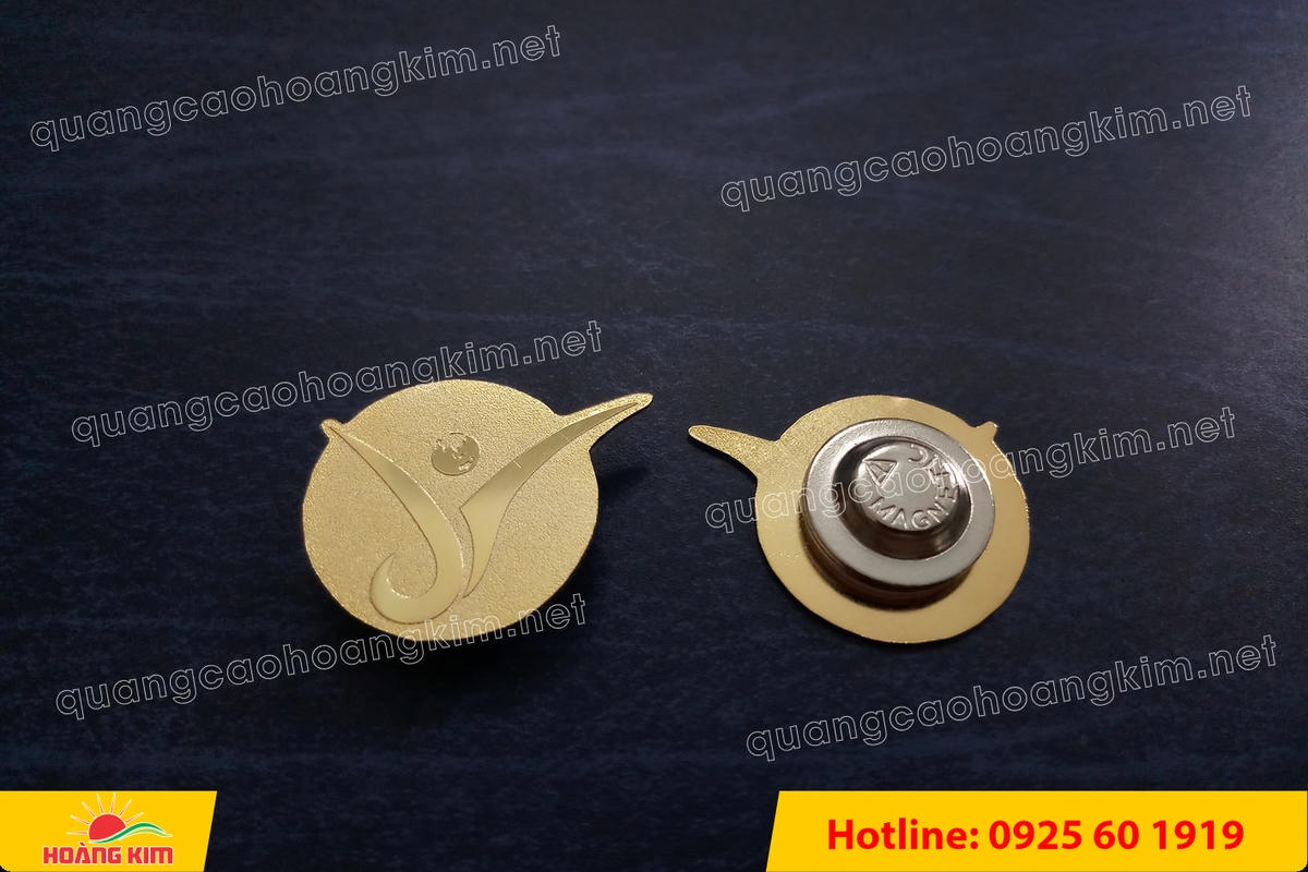 lam logo huy hieu cai ao cat be theo hinh co ma vang 24k 15 1 - L&Agrave;M LOGO, HUY HIỆU C&Agrave;I &Aacute;O ĐỒNG ĂN M&Ograve;N CẮT BẾ THEO H&Igrave;NH C&Oacute; MẠ V&Agrave;NG 24K SANG TRỌNG