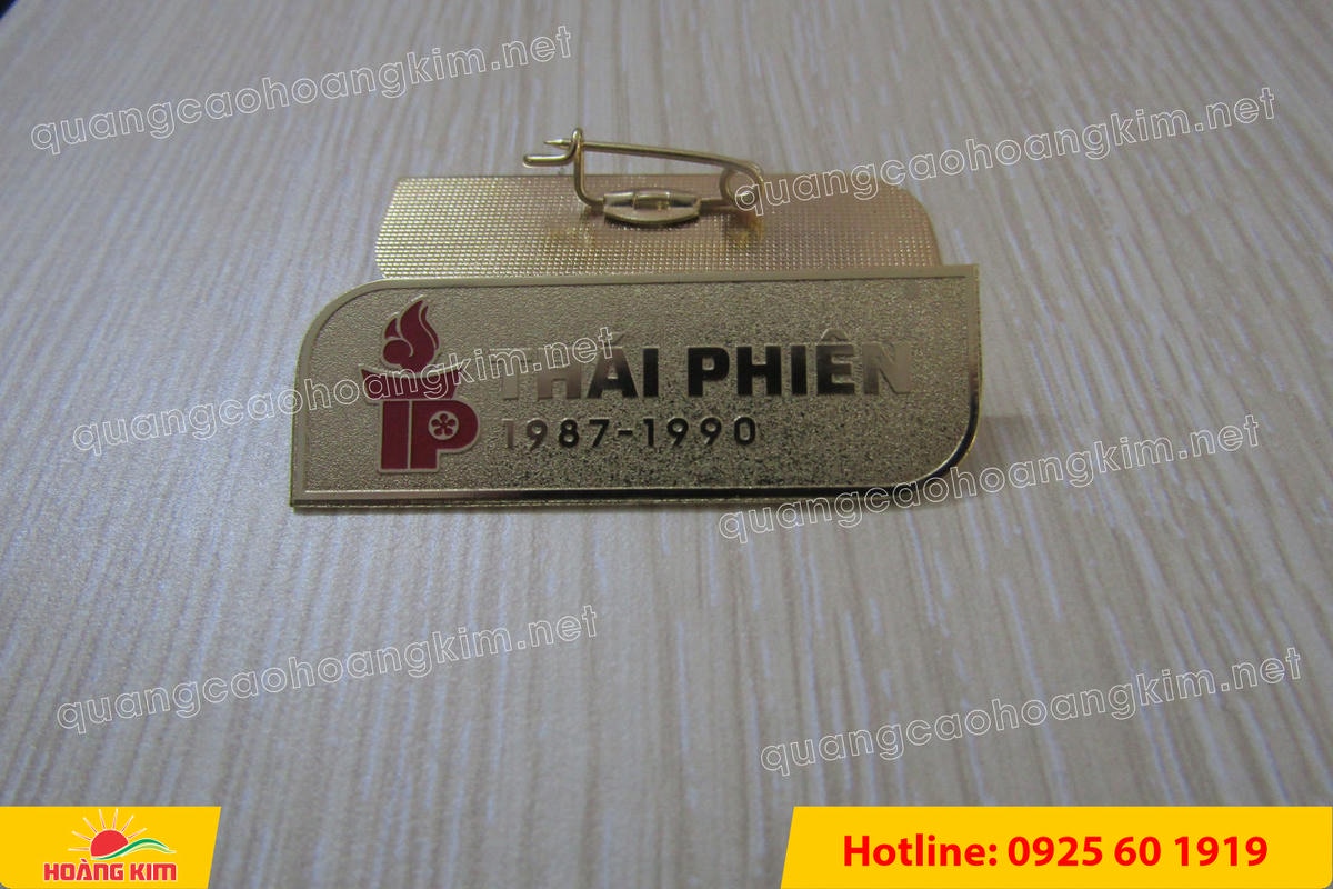 lam logo huy hieu cai ao cat be theo hinh co ma vang 24k 18 1 - L&Agrave;M LOGO, HUY HIỆU C&Agrave;I &Aacute;O ĐỒNG ĂN M&Ograve;N CẮT BẾ THEO H&Igrave;NH C&Oacute; MẠ V&Agrave;NG 24K SANG TRỌNG