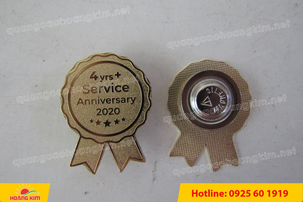 lam logo huy hieu cai ao cat be theo hinh co ma vang 24k 19 1 - L&Agrave;M LOGO, HUY HIỆU C&Agrave;I &Aacute;O ĐỒNG ĂN M&Ograve;N CẮT BẾ THEO H&Igrave;NH C&Oacute; MẠ V&Agrave;NG 24K SANG TRỌNG