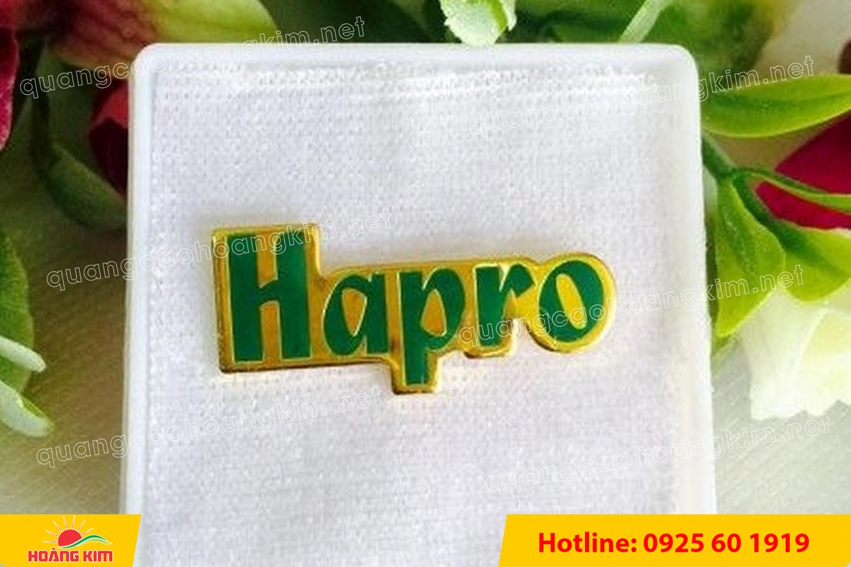 lam logo huy hieu cai ao cat be theo hinh co ma vang 24k 2 1 - L&Agrave;M LOGO, HUY HIỆU C&Agrave;I &Aacute;O ĐỒNG ĂN M&Ograve;N CẮT BẾ THEO H&Igrave;NH C&Oacute; MẠ V&Agrave;NG 24K SANG TRỌNG