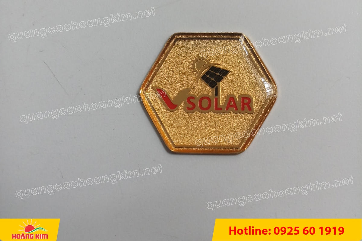 lam logo huy hieu cai ao cat be theo hinh co ma vang 24k 28 1 - L&Agrave;M LOGO, HUY HIỆU C&Agrave;I &Aacute;O ĐỒNG ĂN M&Ograve;N CẮT BẾ THEO H&Igrave;NH C&Oacute; MẠ V&Agrave;NG 24K SANG TRỌNG